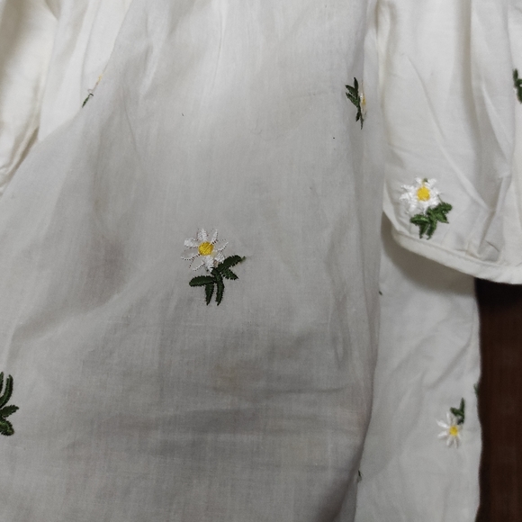 Off Shoulder Puff Sleeved Top 🤍 - Picture 4 of 8